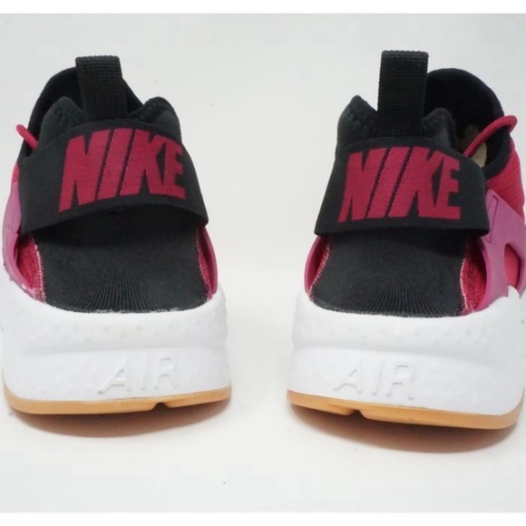 FINAL NIKE AIR HUARACHE RUN ULTA W/ WRISTBAND FINAL - Picture 2 of 9